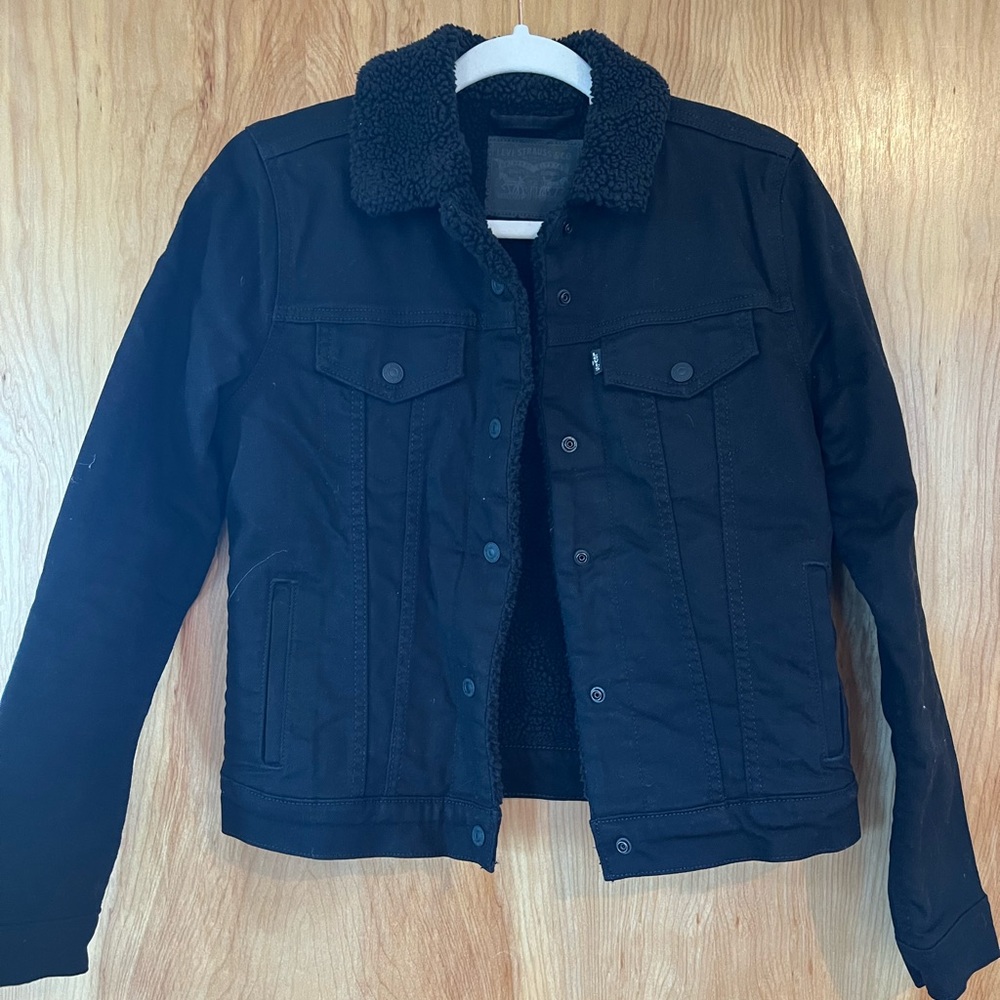 Black Levi’s Sherpa jacket